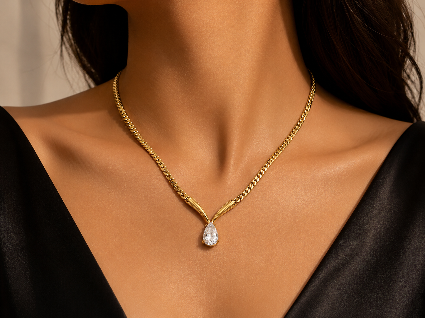 THE ICONIC NECKPIECE